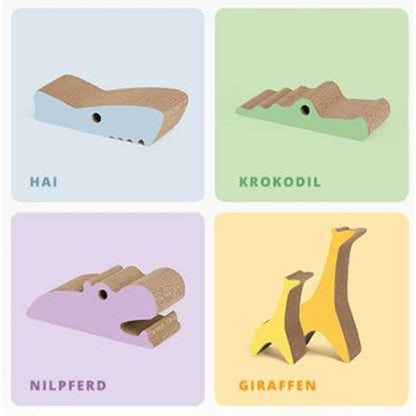 Nebeneinander stehen die Kratzbretter Hai, Krokodil, Nilpferd, Giraffen.