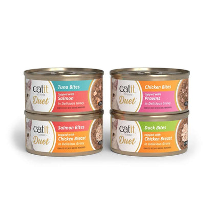 Verpackungen vom Katzenfutter "Catit Cuisine Duet" in Geschmacksrichtungen Thunfisch, Lachs, Huhn, Ente.